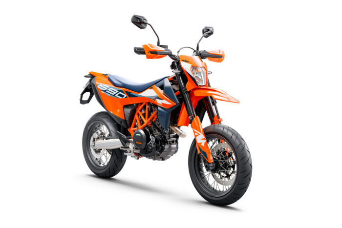 KTM 690 SMC R 2024 – Bild 4