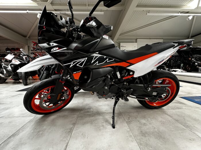 KTM 890 SMT 2023 inkl. Techpack 320 KM EZ 05/23