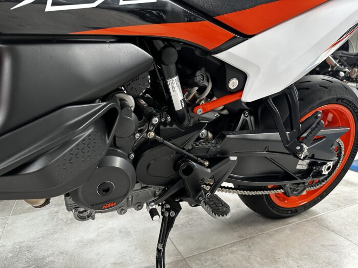 KTM 890 SMT 2023 inkl. Techpack 320 KM EZ 05/23 – Bild 4