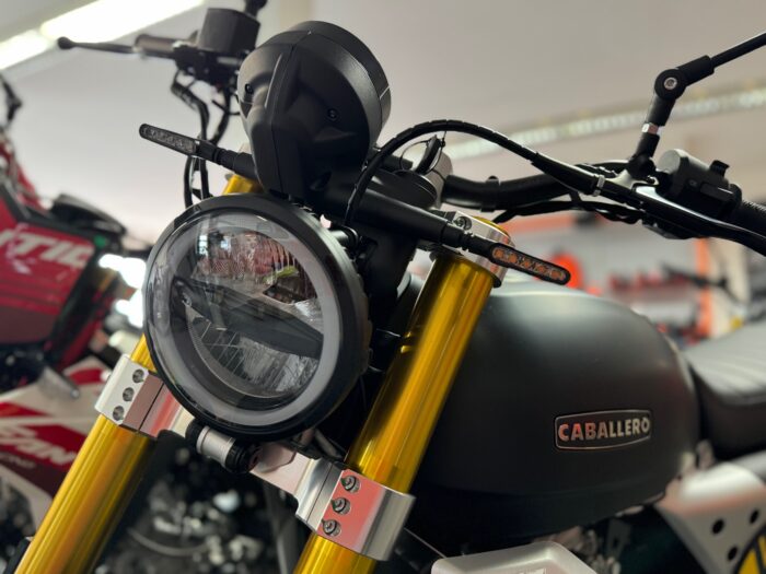 Fantic Caballero SCRAMBLER 125 2025 - schwarz – Bild 8