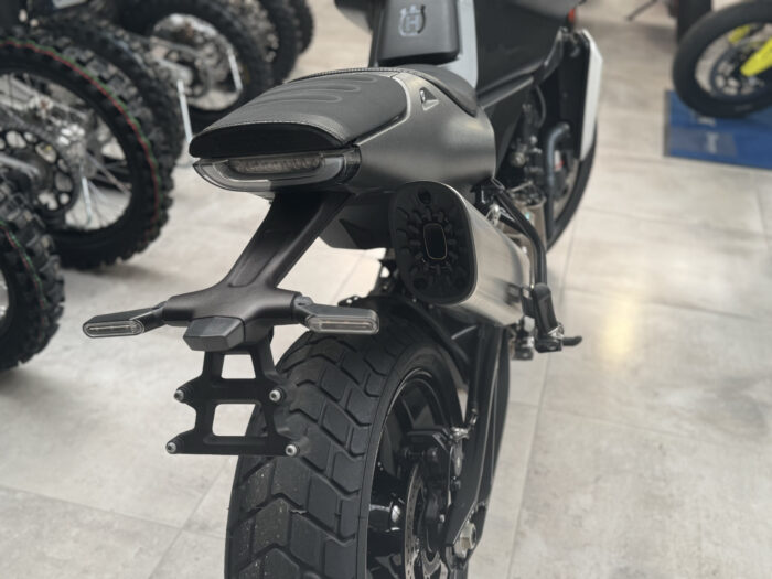 Husqvarna Svartpilen 801 MY24 1616km EZ 06/24 – Bild 9