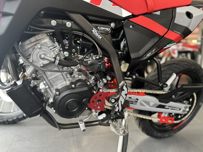 Fantic XMF 125 Performance 2025 weiß – Bild 5
