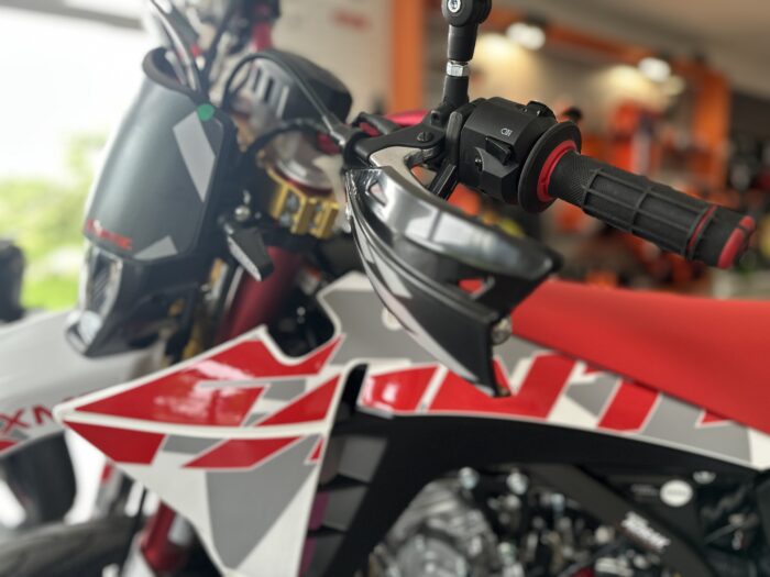 Fantic XMF 125 Competition 2025 weiß – Bild 7
