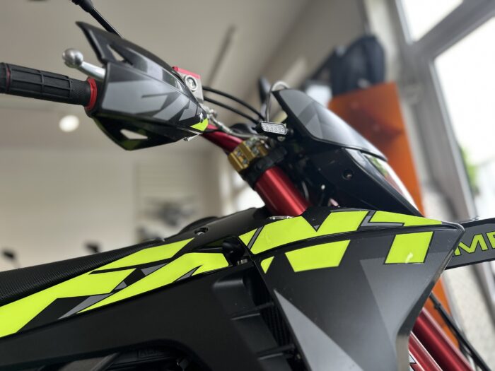 Fantic XMF 125 Competition 2025 schwarz – Bild 12