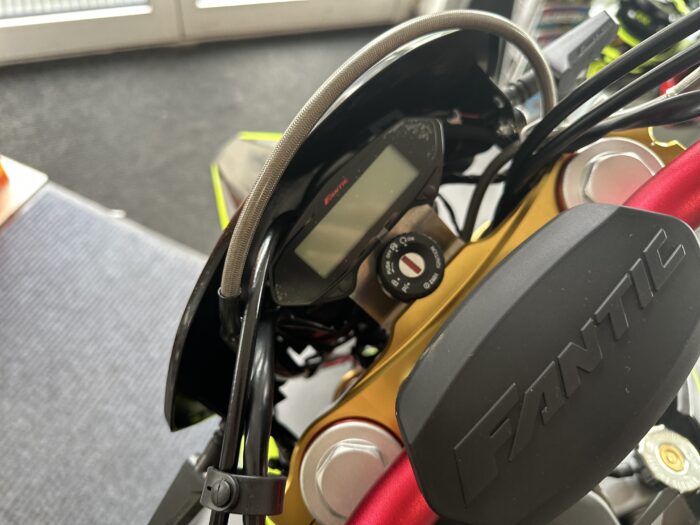 Fantic XMF 125 Competition 2025 schwarz – Bild 6