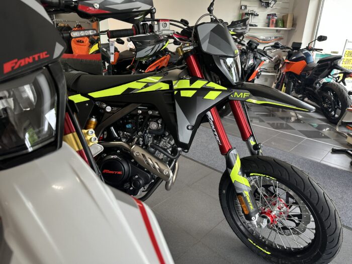 Fantic XMF 125 Competition 2025 schwarz – Bild 2