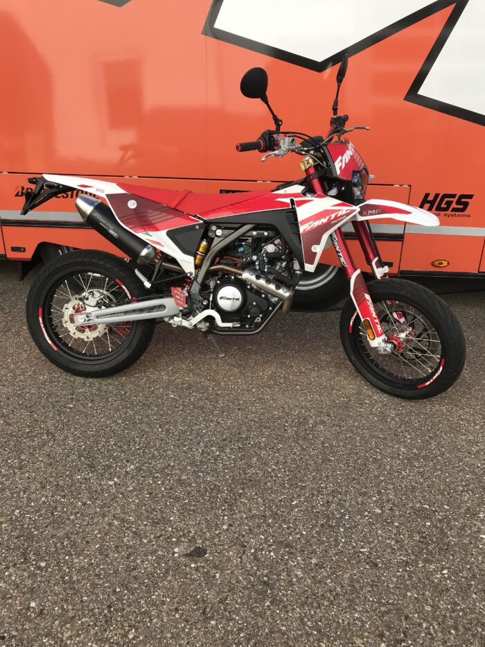 Fantic XMF 125 Competition 2025 weiß - 2200km – Bild 5
