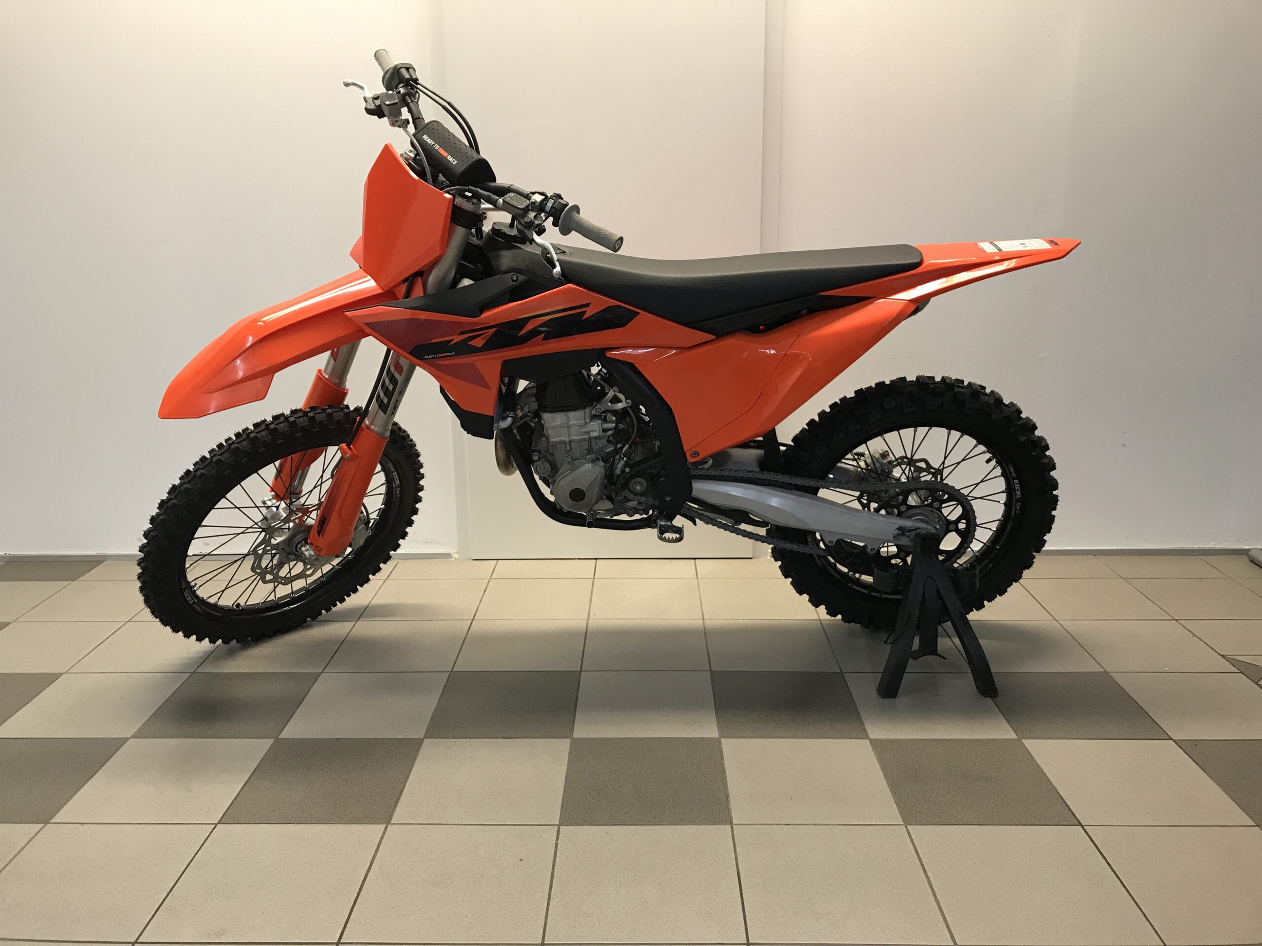 KTM 450 SX-F 2025 - 40 Betriebsstunden – Bild 4